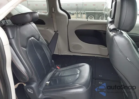 2017 Chrysler Pacifica Touring-L из США, поврежденный, VIN 2C4RC1BG6HR564428